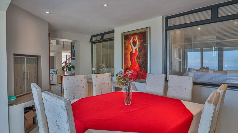 4 Bedroom Property for Sale in Perlemoenbaai Western Cape